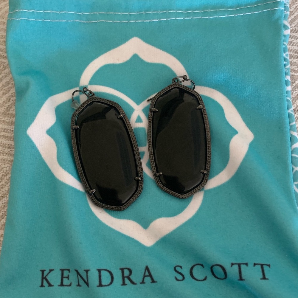 Authentic Kendra Danielle Drop Earrings